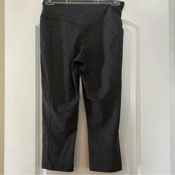 Nike Dri-Fit Leggings Womens Size Med Gray Capri Compression Workout Pan… - Picture 2 of 9